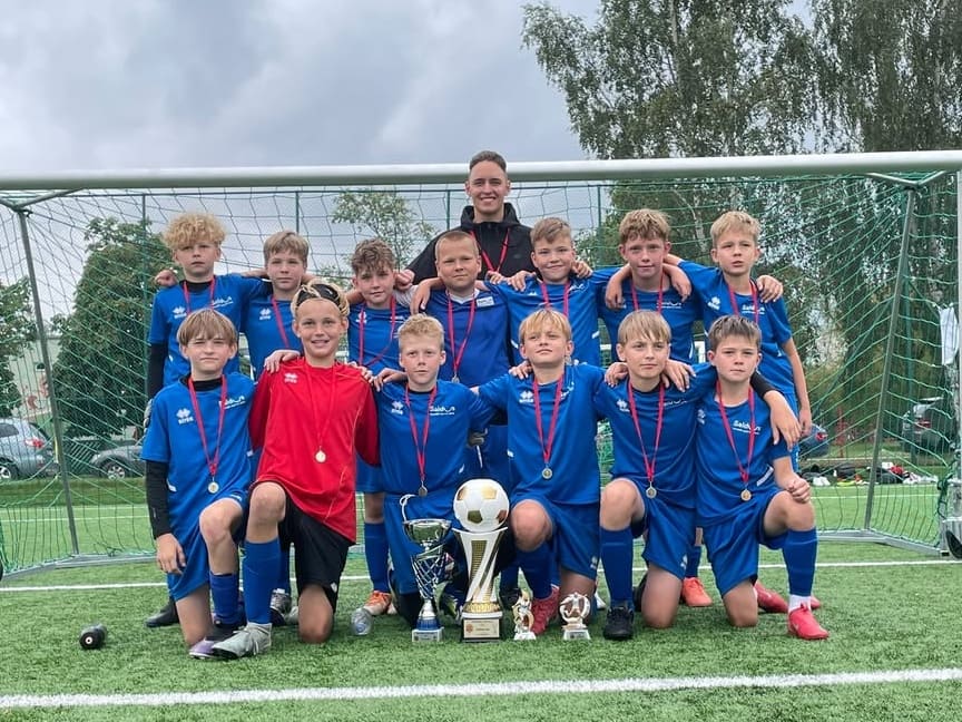 Mūsu futbolisti izcīna Superkausu!