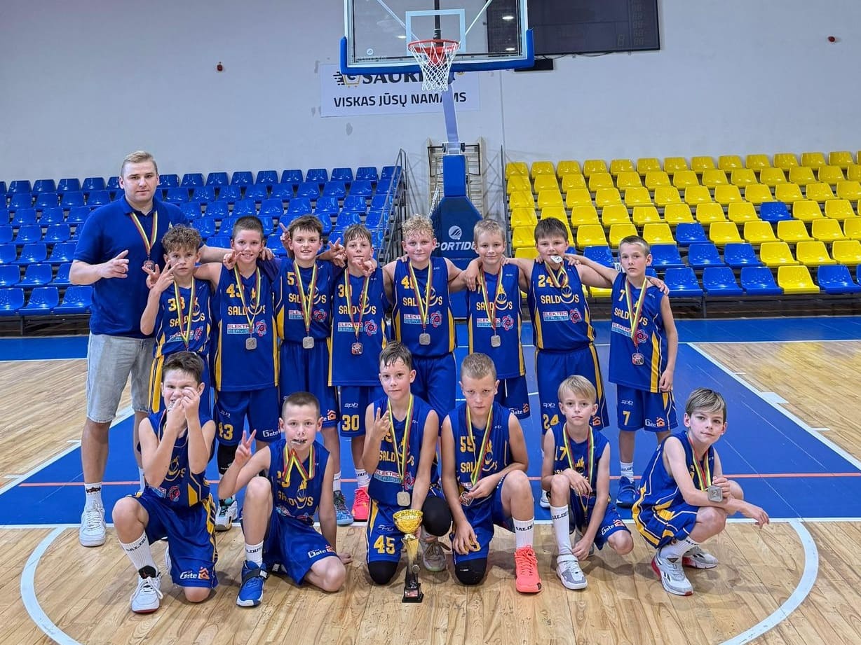 Mūsu skolas basketbolisti izcīna 2.vietu basketbola turnīrā Mažeiķos