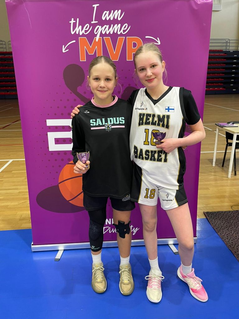 spēlētājas ar MVP kausiem