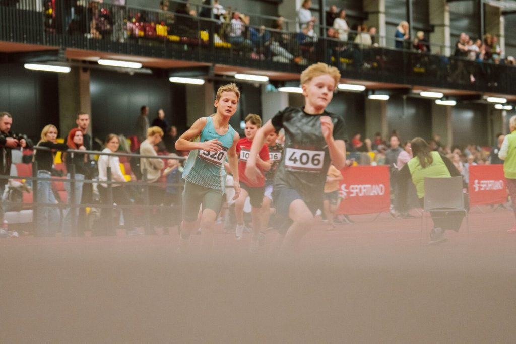 skriešanas sektorā skrien mūsu audzēknis