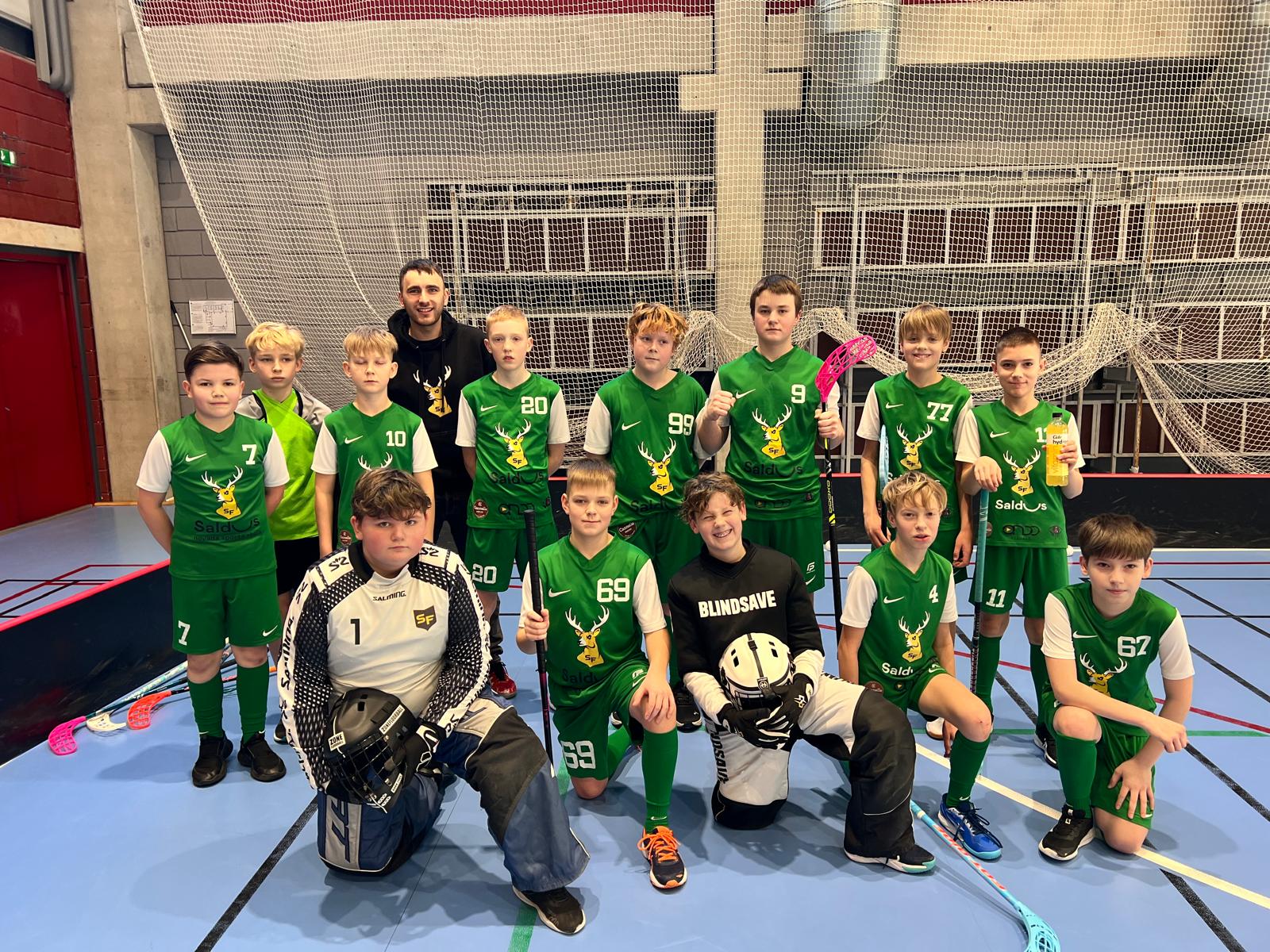 Saldus novada sporta skolas florbolistiem aktīva sacensību nedēļas nogale