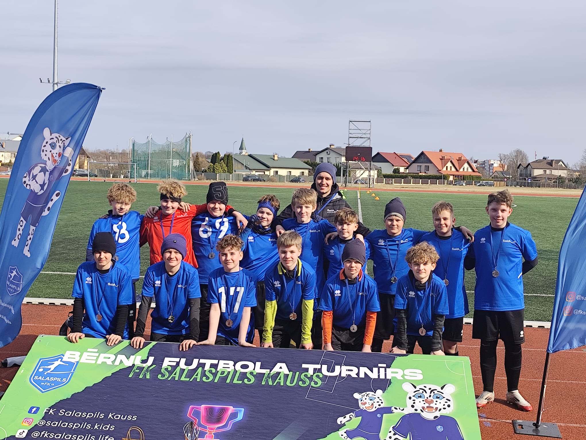 Mūsu futbola komanda izcīna 2.vietu turnīrā Salaspilī