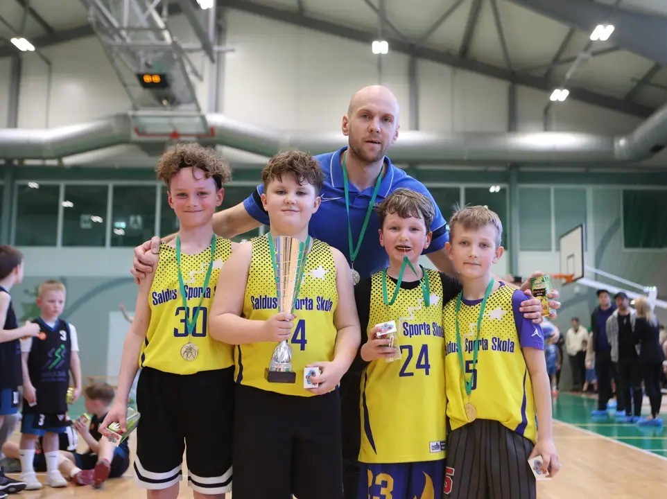 Mūsu audzēkņiem 1.vieta basketbola turnīrā